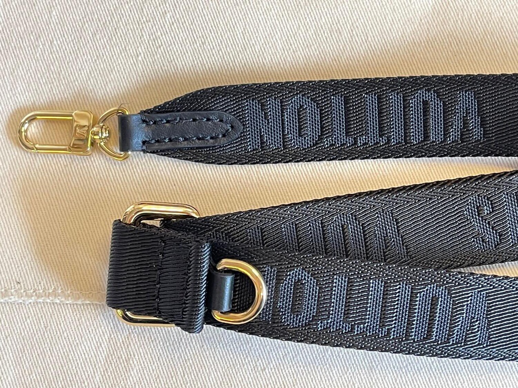 Lv felicie pochette online strap